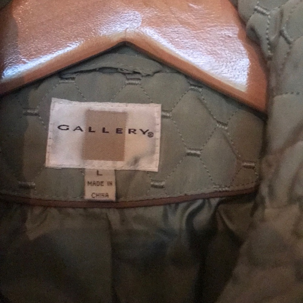 Gallery sage green quilted jacket - Picture 3 of 3